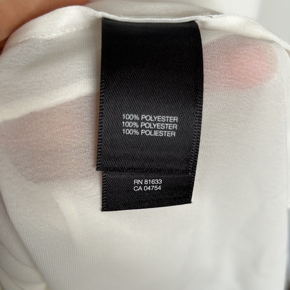 Kenneth Cole New York Ivory sleeveless blouse size small petite - Picture 5 of 5